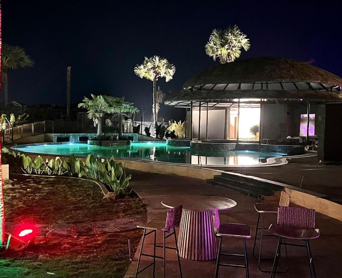 V Hotels And Resorts Chirala Екстер'єр фото