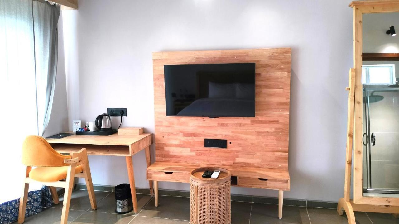 V Hotels And Resorts Chirala Екстер'єр фото