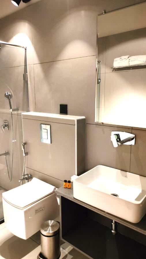 V Hotels And Resorts Chirala Екстер'єр фото